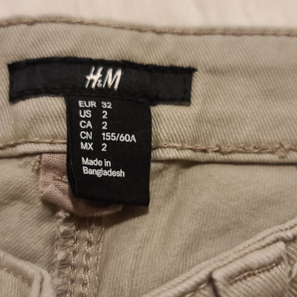 H&M khaki slim pants - Picture 2 of 2